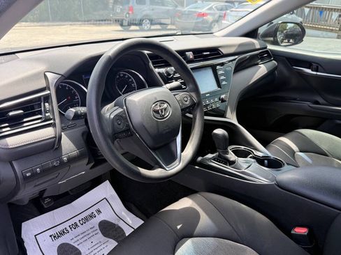 Used 2020 Toyota Camry LE FWD image 10