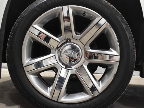 Used 2020 Cadillac Escalade ESV Luxury AWD/4WD image 35