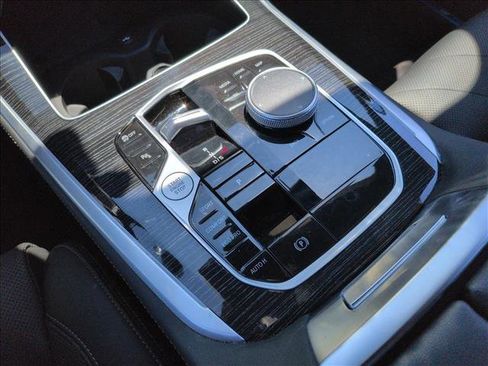 Used 2025 BMW X5 sDrive40i w/ M Sport Package RWD image 11
