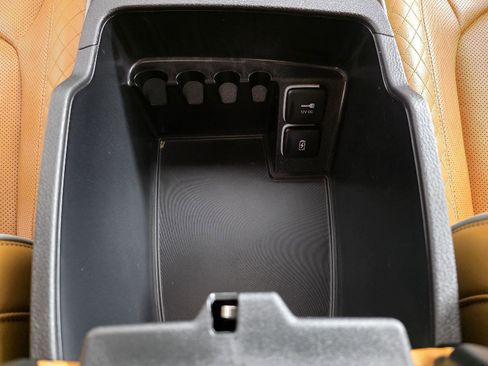 Used 2023 Chrysler Pacifica Pinnacle image 36