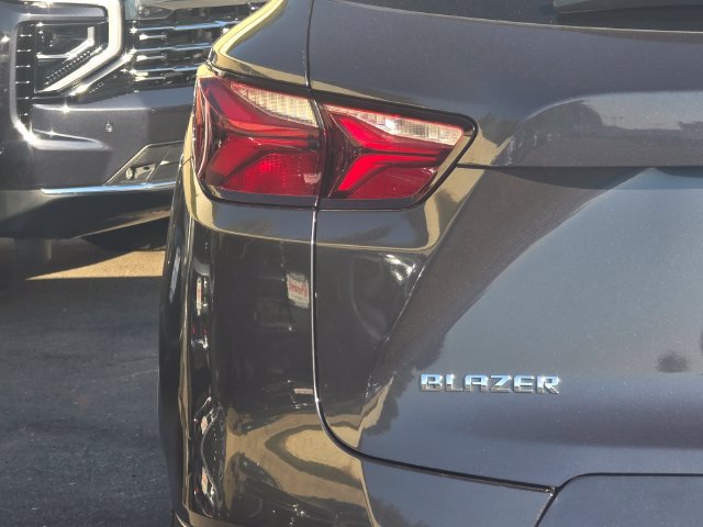 Used 2022 Chevrolet Blazer Premier FWD image 8
