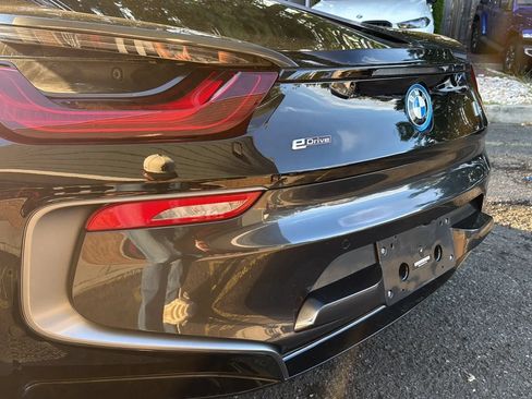 Used 2019 BMW i8 Coupe AWD/4WD image 35