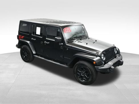 Used 2016 Jeep Wrangler Unlimited Sahara AWD/4WD image 36