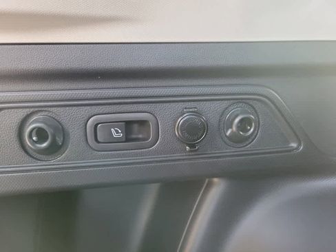 Used 2020 Subaru Forester Touring image 37