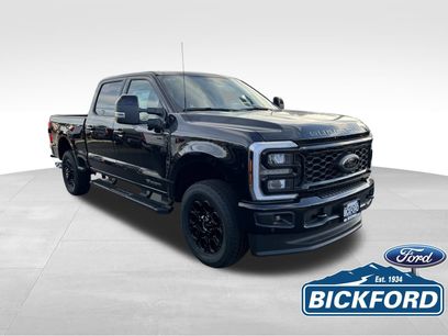 New 2026 Ford F350 Lariat w/ Black Appearance Package