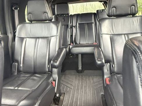 Used 2017 Lincoln Navigator L Select AWD/4WD image 10