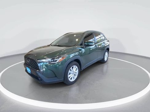 Used 2022 Toyota Corolla Cross LE w/ Moonroof Package AWD/4WD image 4