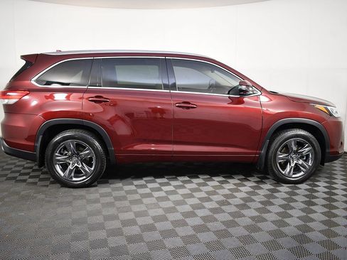 Used 2017 Toyota Highlander Limited image 7