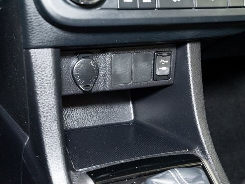 Used 2015 Toyota Corolla LE FWD image 18