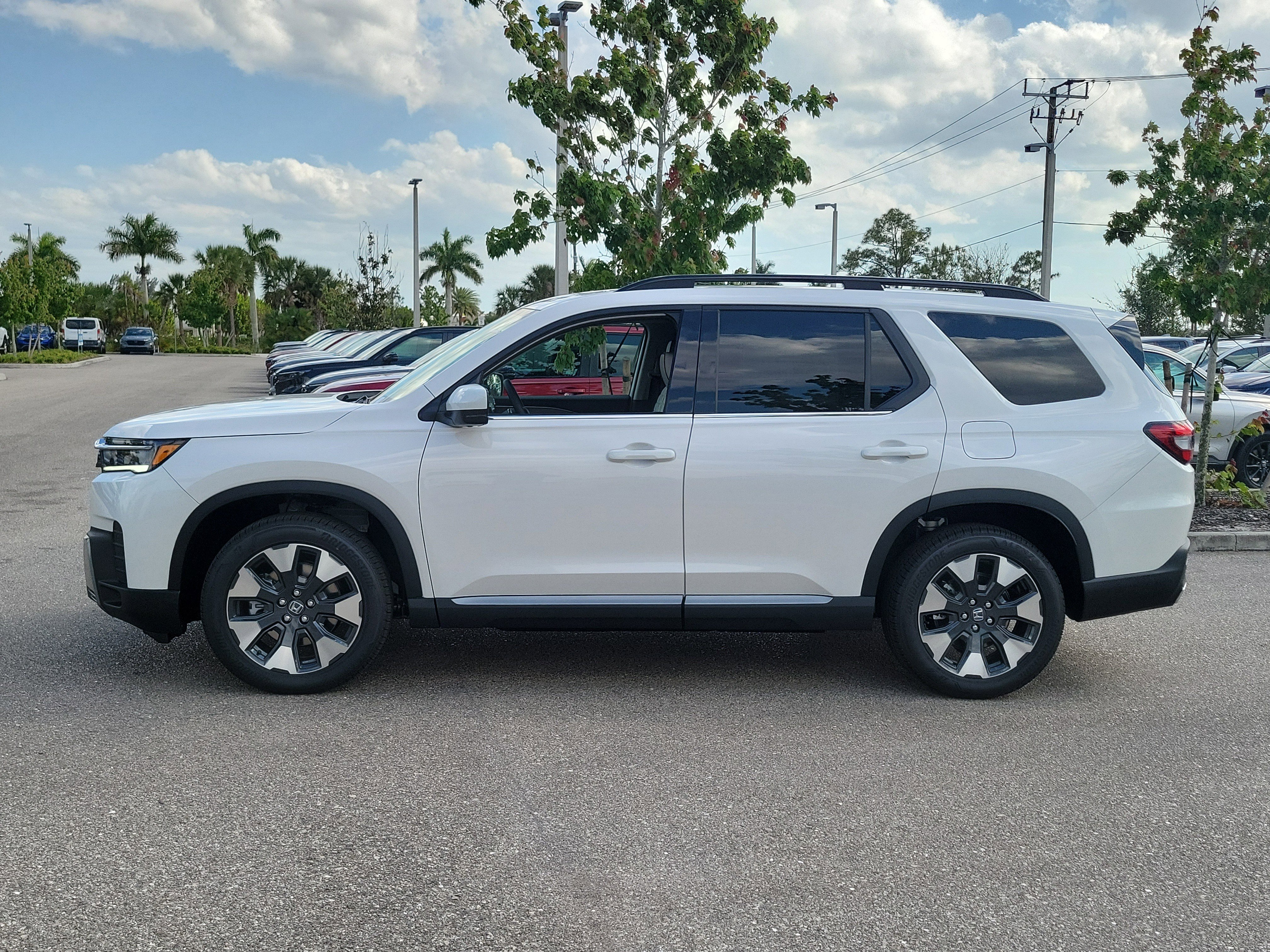 New 2026 Honda Pilot Elite image 4