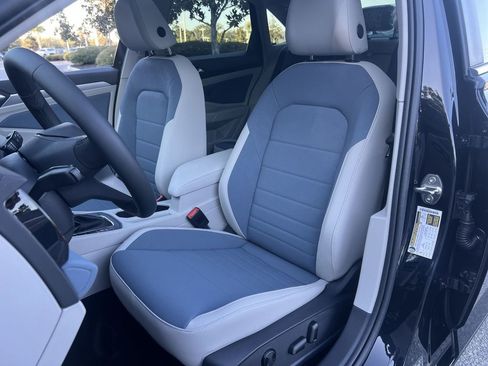 New 2026 Volkswagen Jetta SE image 11