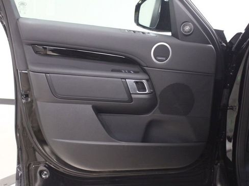 Used 2025 Land Rover Discovery S AWD/4WD image 15