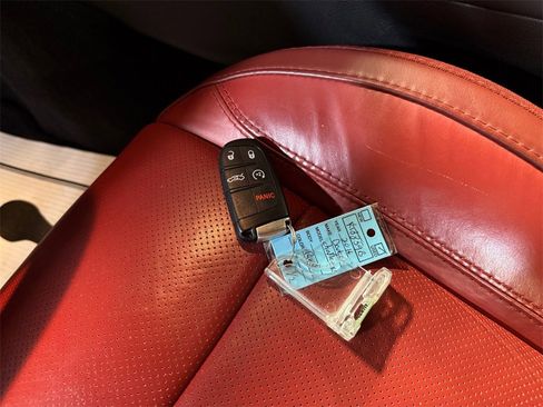 Used 2016 Dodge Challenger R/T Plus image 31