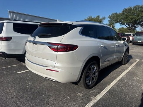 Used 2020 Buick Enclave Avenir w/ Avenir Technology Package AWD/4WD image 2