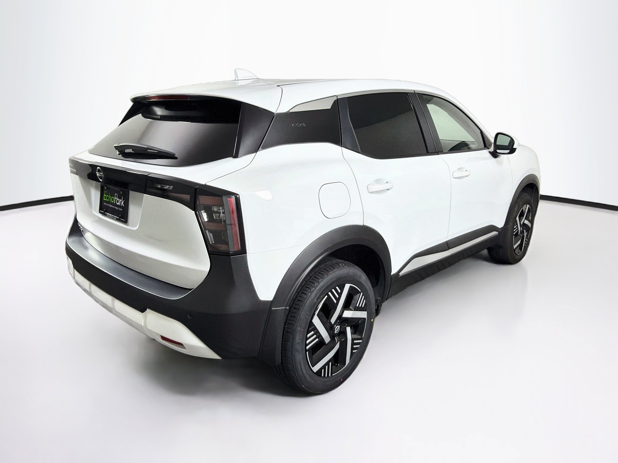 Used 2025 Nissan Kicks SV w/ Charging Package FWD image 9