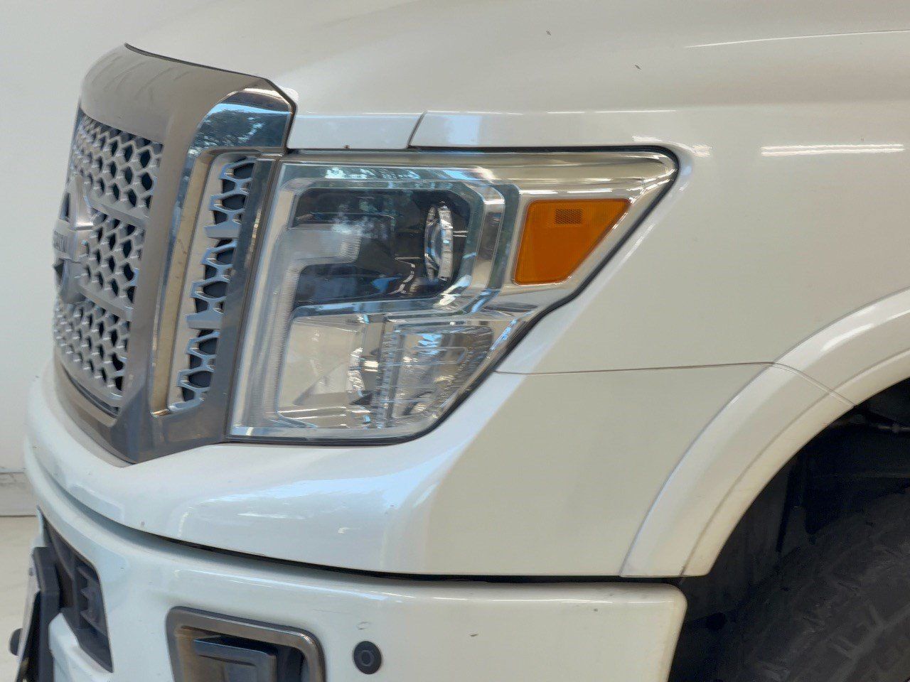 Used 2017 Nissan Titan Platinum Reserve AWD/4WD image 9