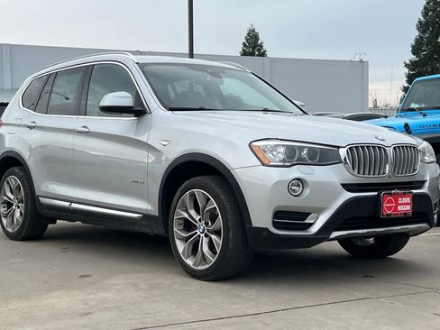Used 2017 BMW X3 xDrive28i image 10