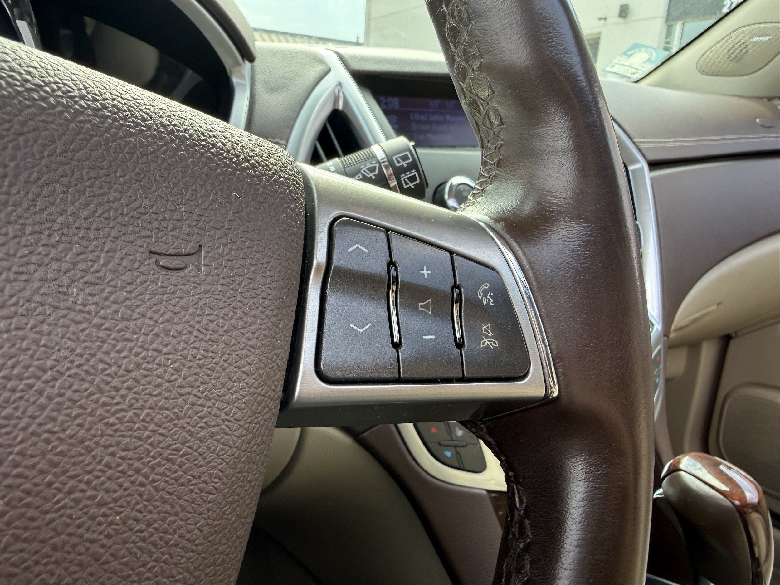 Used 2011 Cadillac SRX Luxury FWD image 15