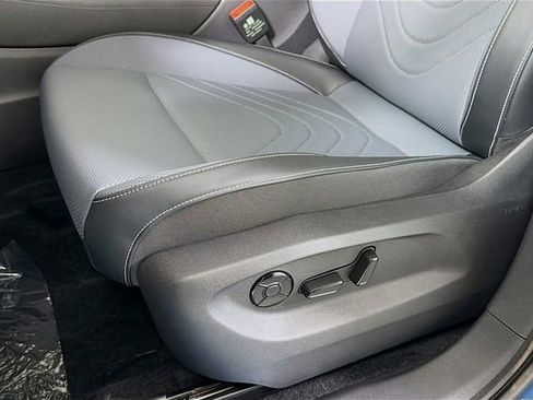 New 2026 Volkswagen Tiguan SE image 19