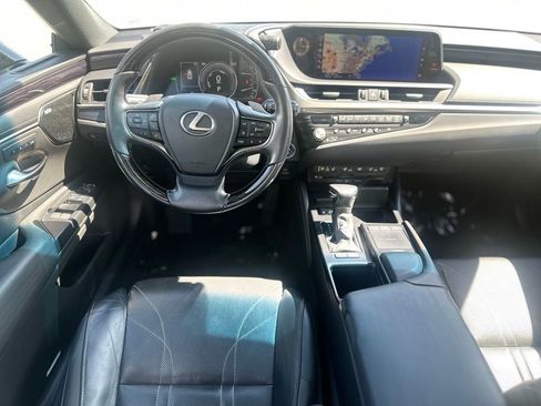Used 2021 Lexus ES 300h w/ Accessory Package FWD image 8