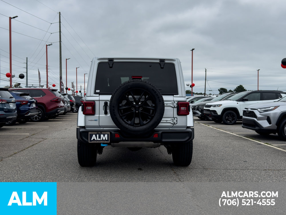 Used 2024 Jeep Wrangler Unlimited Sahara AWD/4WD image 16