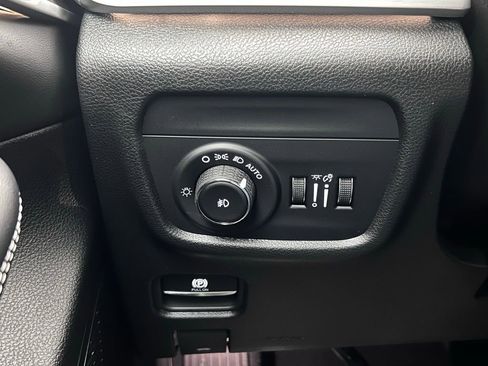 New 2025 Jeep Grand Cherokee Limited image 19