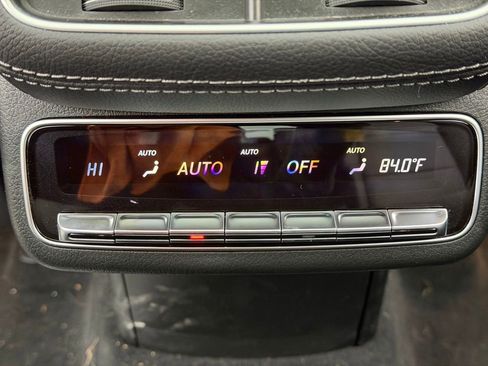 Used 2025 Mercedes-Benz GLS 450 4MATIC image 37