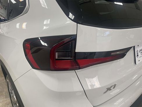 Used 2023 BMW X1 xDrive28i image 11