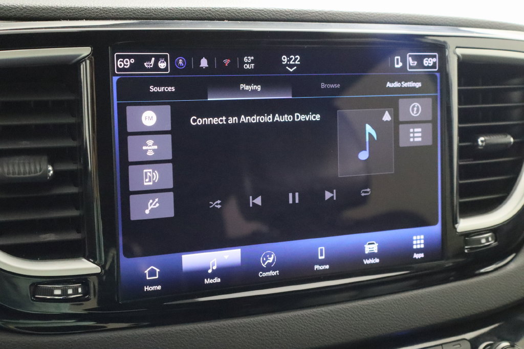 Used 2025 Chrysler Pacifica Select FWD image 32
