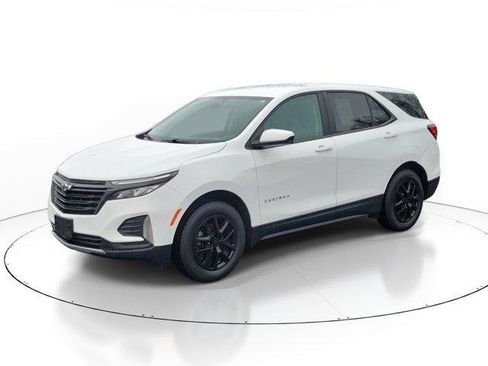 Used 2023 Chevrolet Equinox LT AWD/4WD image 2