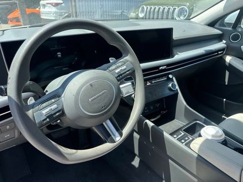 Used 2025 Hyundai Sonata SEL FWD image 9