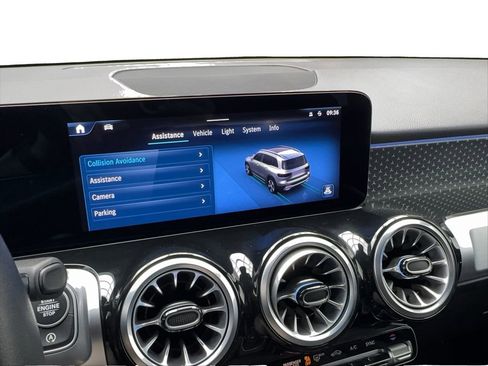 Used 2024 Mercedes-Benz GLB 250 image 48