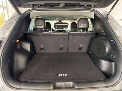 Used 2020 Jeep Cherokee Limited image 8