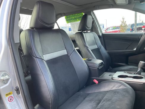 Used 2013 Toyota Camry SE w/ Leather Pkg image 42
