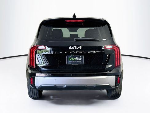 Used 2025 Kia Telluride LX FWD image 7
