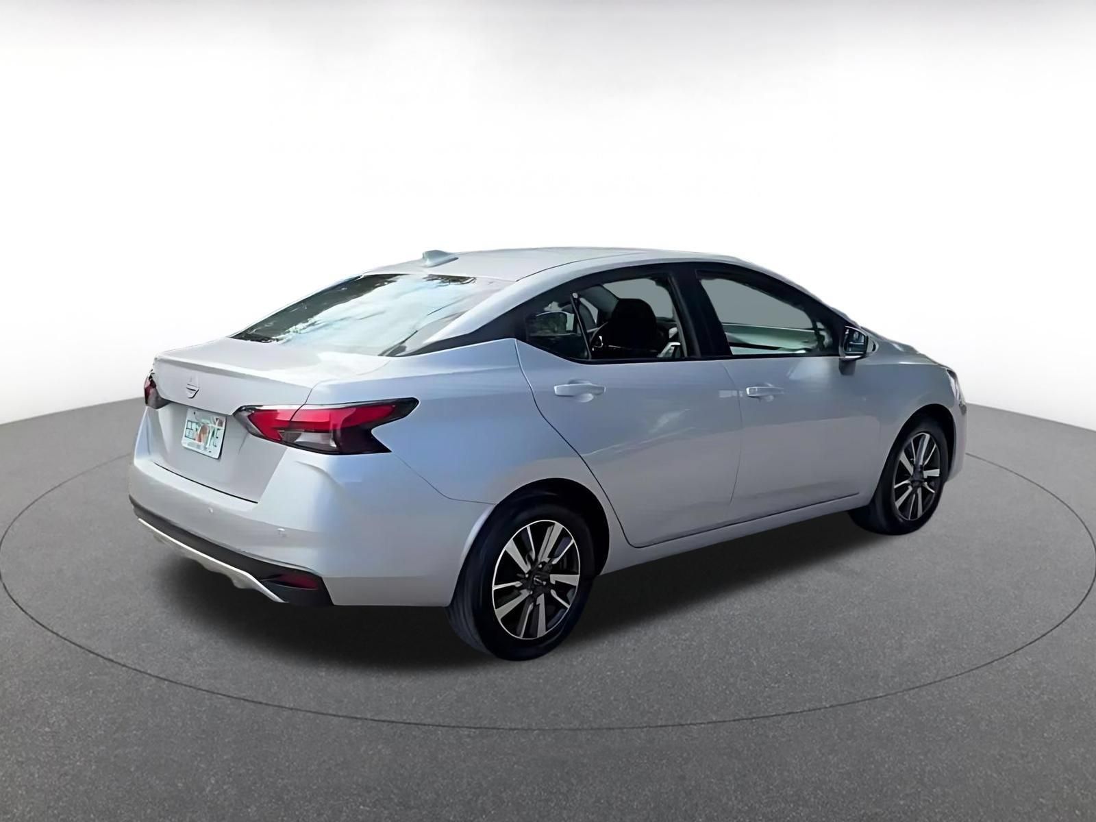 Used 2025 Nissan Versa SV FWD image 14