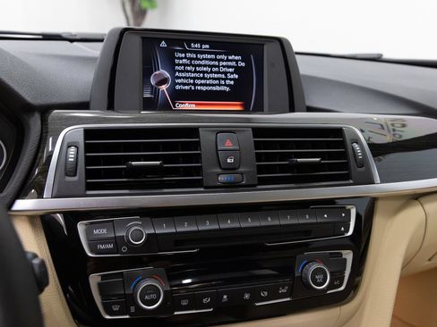 Used 2019 Lamborghini Urus AWD/4WD image 40