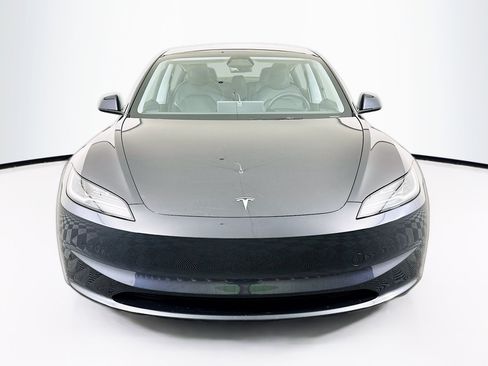 Used 2024 Tesla Model 3 image 2