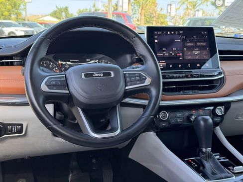 Used 2022 Jeep Compass Limited w/ Mopar Graphics Package image 28