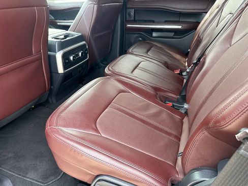 Used 2024 Ford Expedition Limited RWD image 17