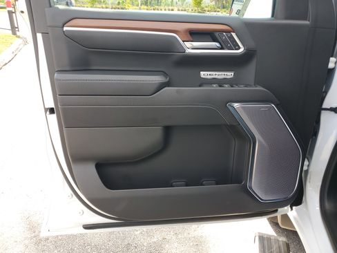 Used 2023 GMC Sierra 1500 Denali w/ Denali Reserve Package image 27