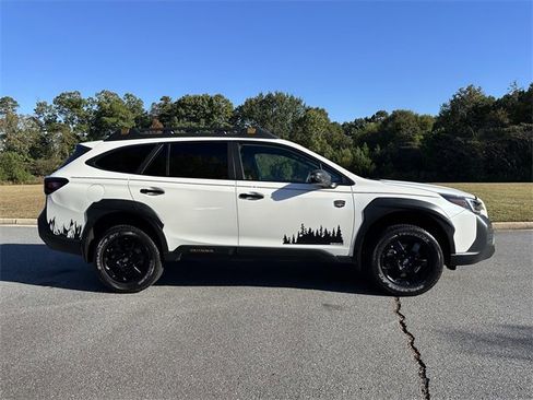 Used 2022 Subaru Outback Wilderness image 9