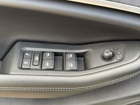 New 2025 Jeep Grand Cherokee Limited image 17