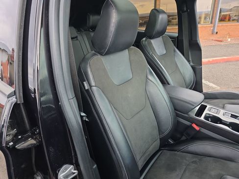 Used 2022 Ford Edge ST w/ Equipment Group 401A AWD/4WD image 33