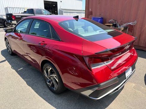 Used 2025 Hyundai Elantra Sport FWD image 5