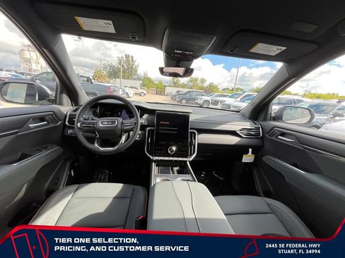 New 2026 GMC Acadia AT4 w/ Luxury Package AWD/4WD image 29