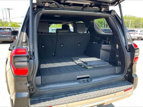 Used 2025 Toyota 4Runner Limited AWD/4WD image 36