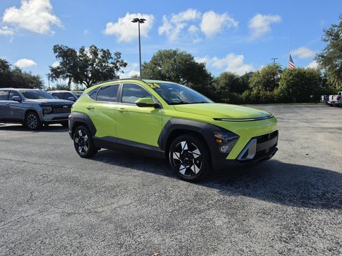 Used 2024 Hyundai Kona SEL FWD image 2