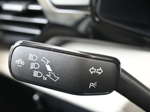 Used 2025 Volkswagen Taos S AWD/4WD image 28