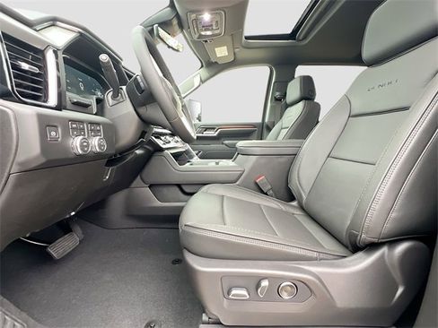 New 2026 GMC Sierra 2500 Denali w/ Denali Reserve Package image 15